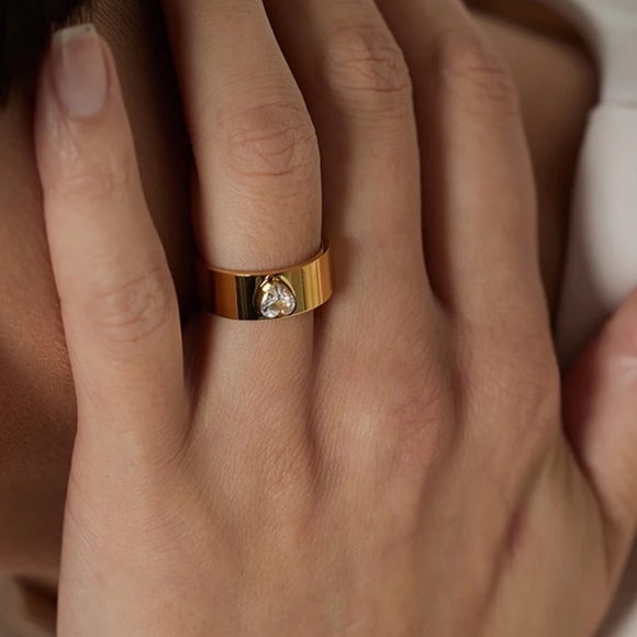 💛Gold plated heart bling ring - Picture 2 of 6